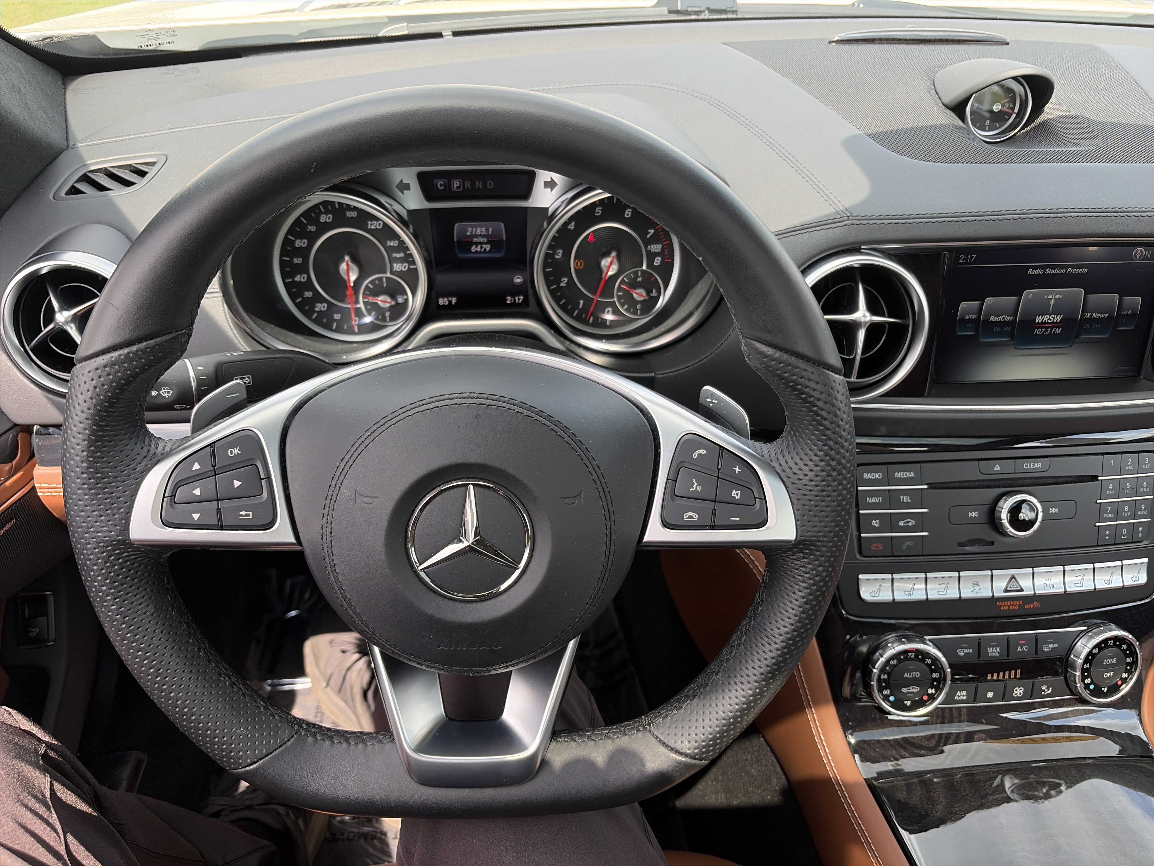 Used 2020 Mercedes-Benz SL 550 image 3