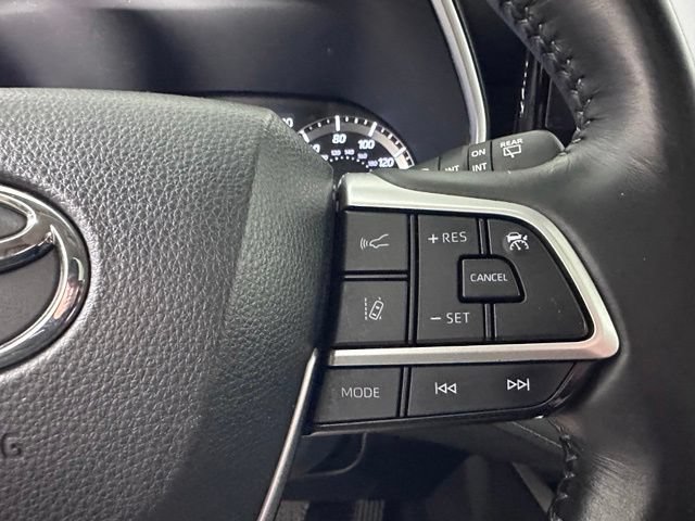 Used 2023 Toyota Highlander XLE AWD/4WD image 28