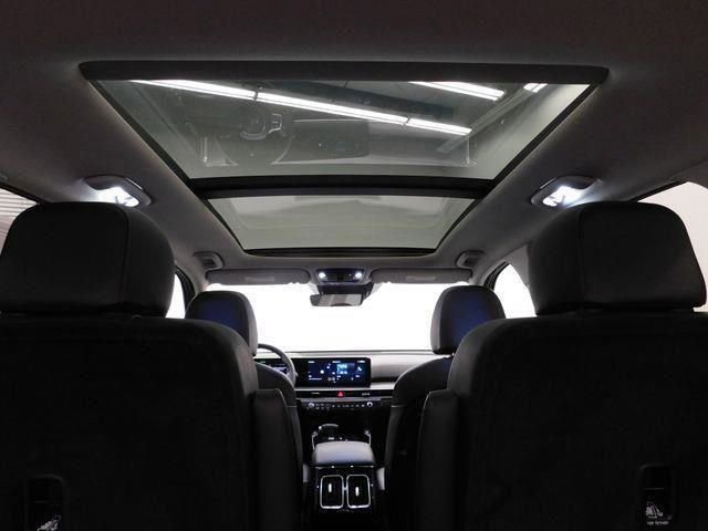 Used 2025 Kia Sorento SX image 45