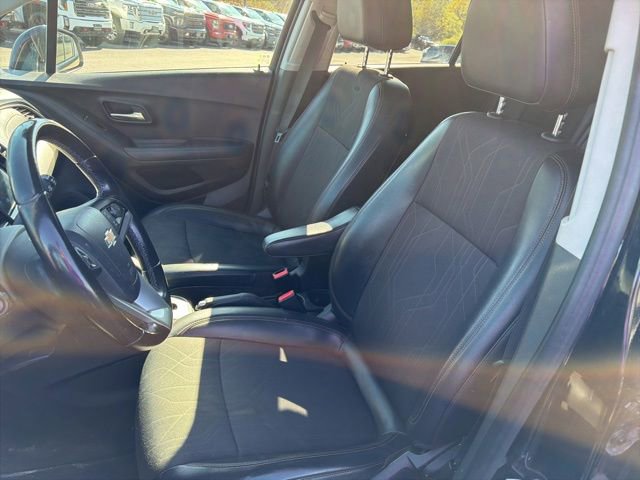 Used 2019 Chevrolet Trax LT w/ LT Convenience Package AWD/4WD image 19