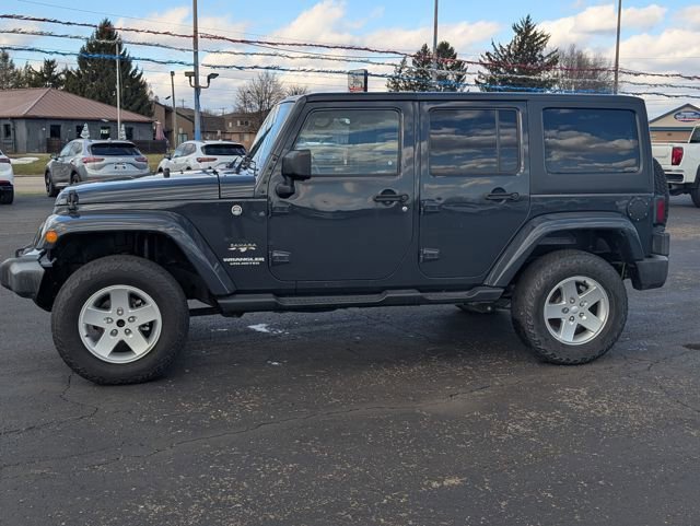 Used 2017 Jeep Wrangler Unlimited Sahara w/ Connectivity Group image 4