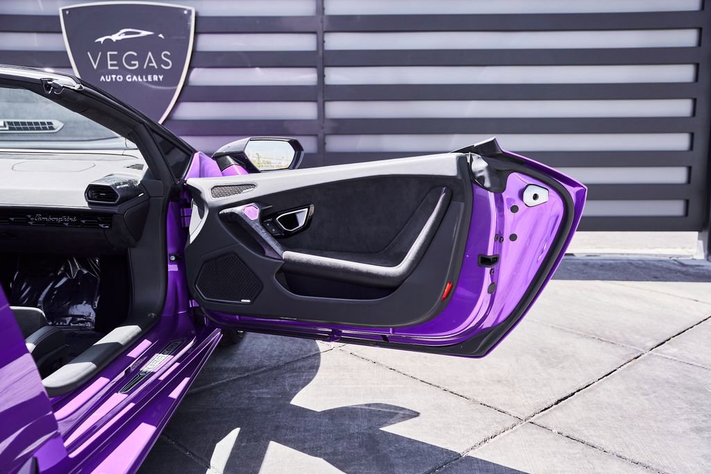 Used 2024 Lamborghini Huracan EVO image 29