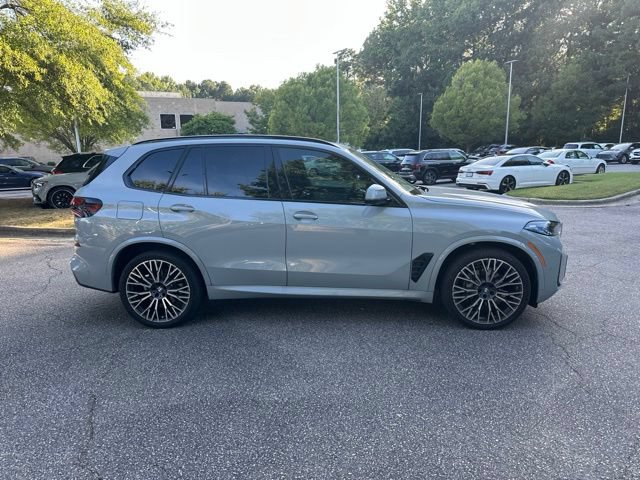Used 2025 BMW X5 xDrive40i w/ M Sport Package AWD/4WD image 4