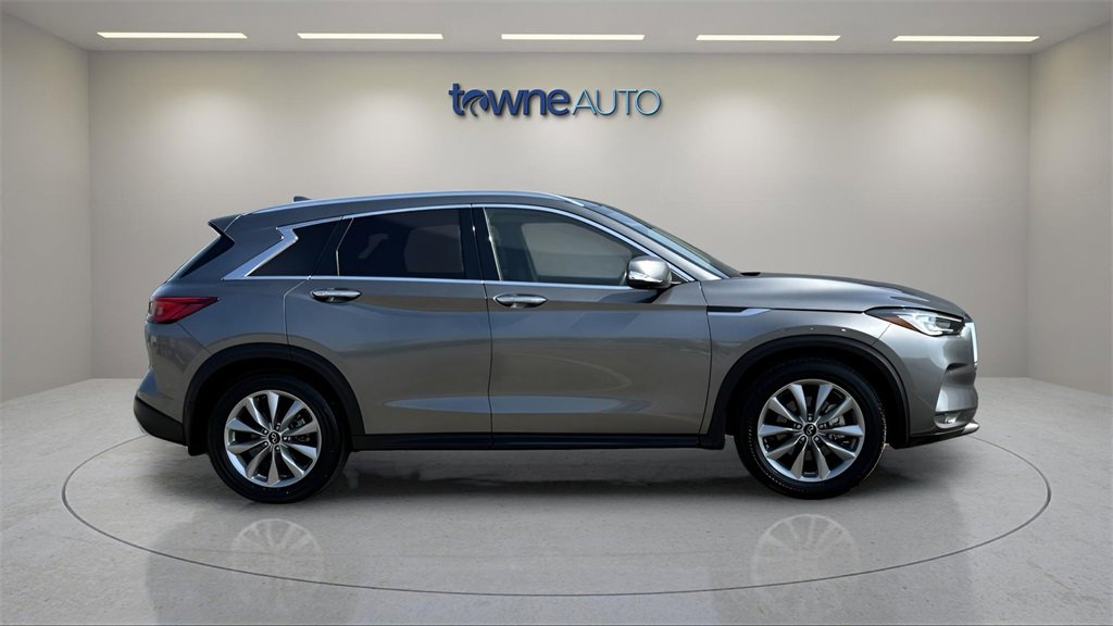 Used 2022 INFINITI QX50 Essential image 6