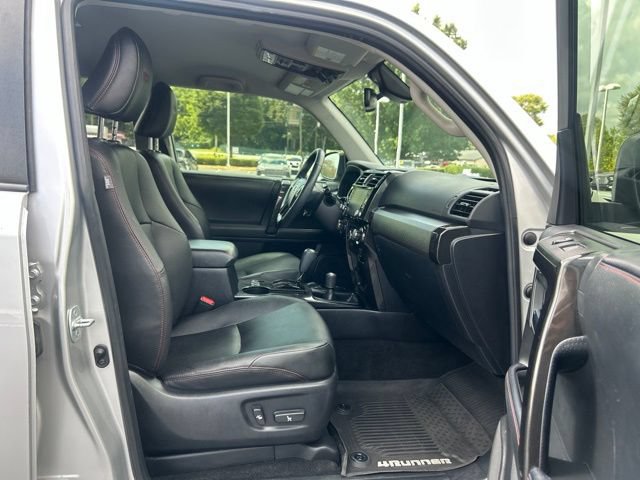 Used 2020 Toyota 4Runner Venture AWD/4WD image 18