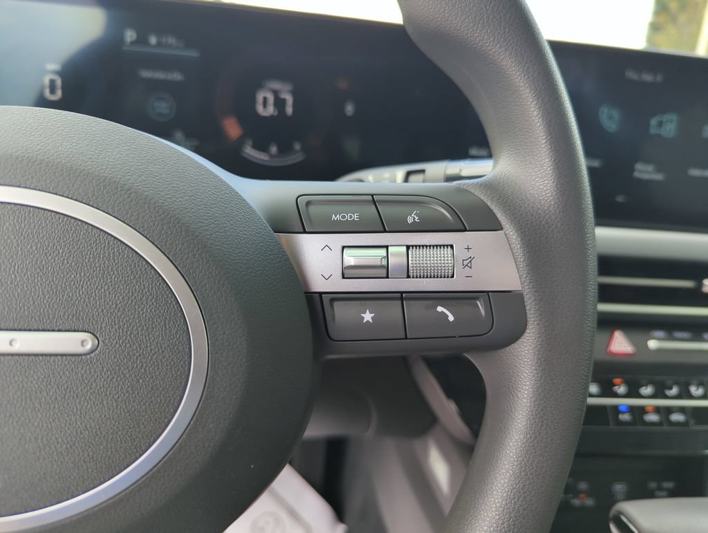 Used 2025 Hyundai Sonata SE FWD image 41