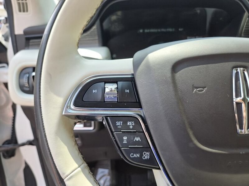 Used 2023 Lincoln Nautilus Black Label AWD/4WD image 32
