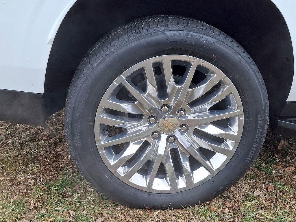 New 2026 Chevrolet Suburban LT w/ Comfort Package image 5
