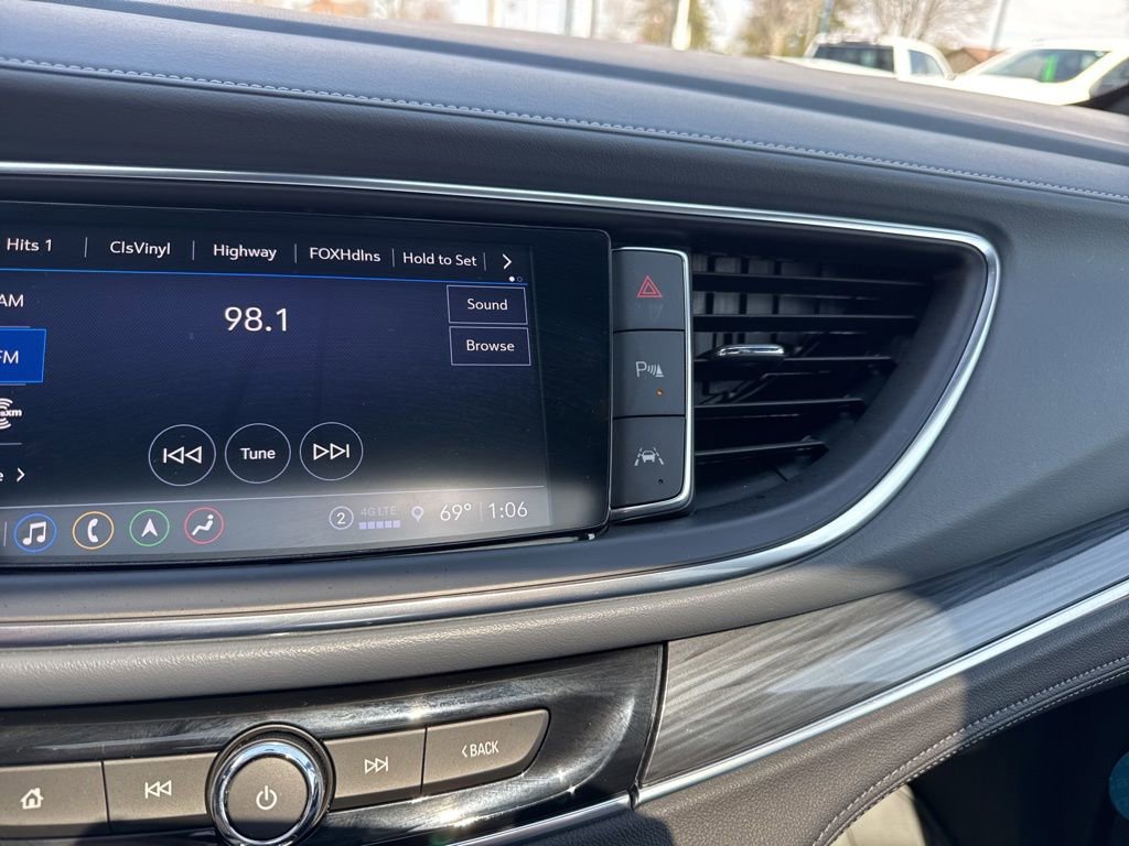 Used 2024 Buick Enclave Essence w/ Experience Buick Package image 33