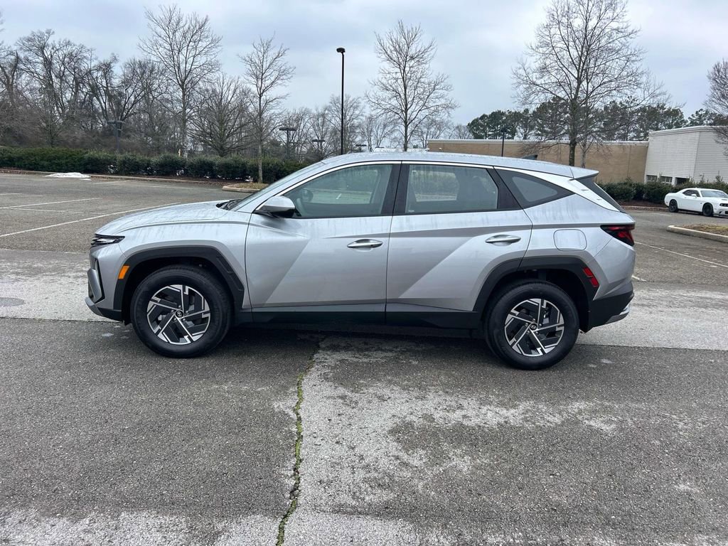 New 2026 Hyundai Tucson Blue SE image 4