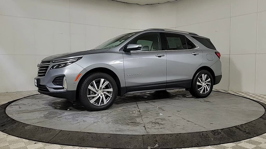 Used 2024 Chevrolet Equinox Premier image 3