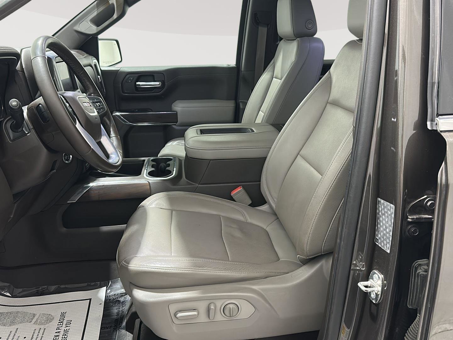 Used 2019 GMC Sierra 1500 SLT w/ SLT Premium Plus Package AWD/4WD image 17