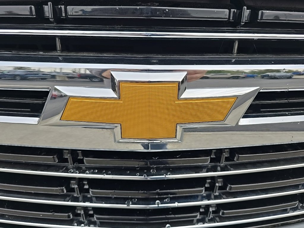 Used 2023 Chevrolet Suburban LT image 35