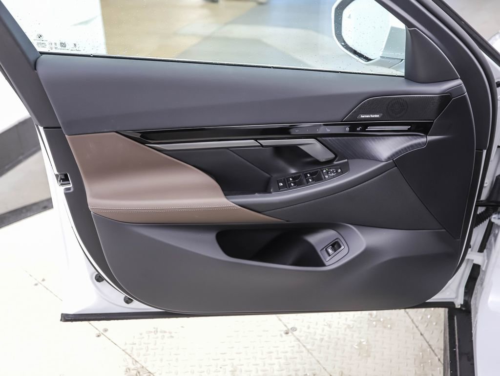 Certified 2025 BMW 530i xDrive w/ Premium Package image 9