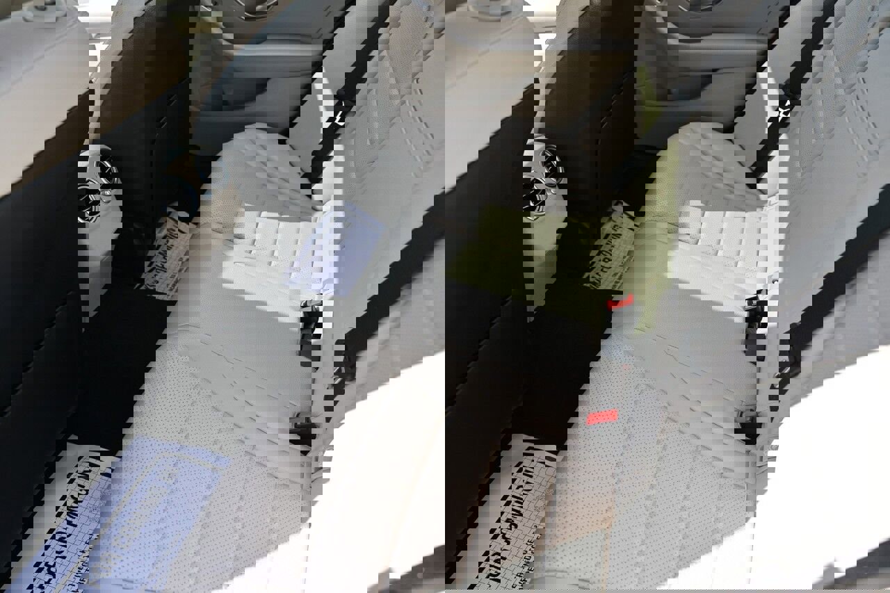 Used 2021 Mercedes-Benz C 300 Sedan w/ Premium Package image 10