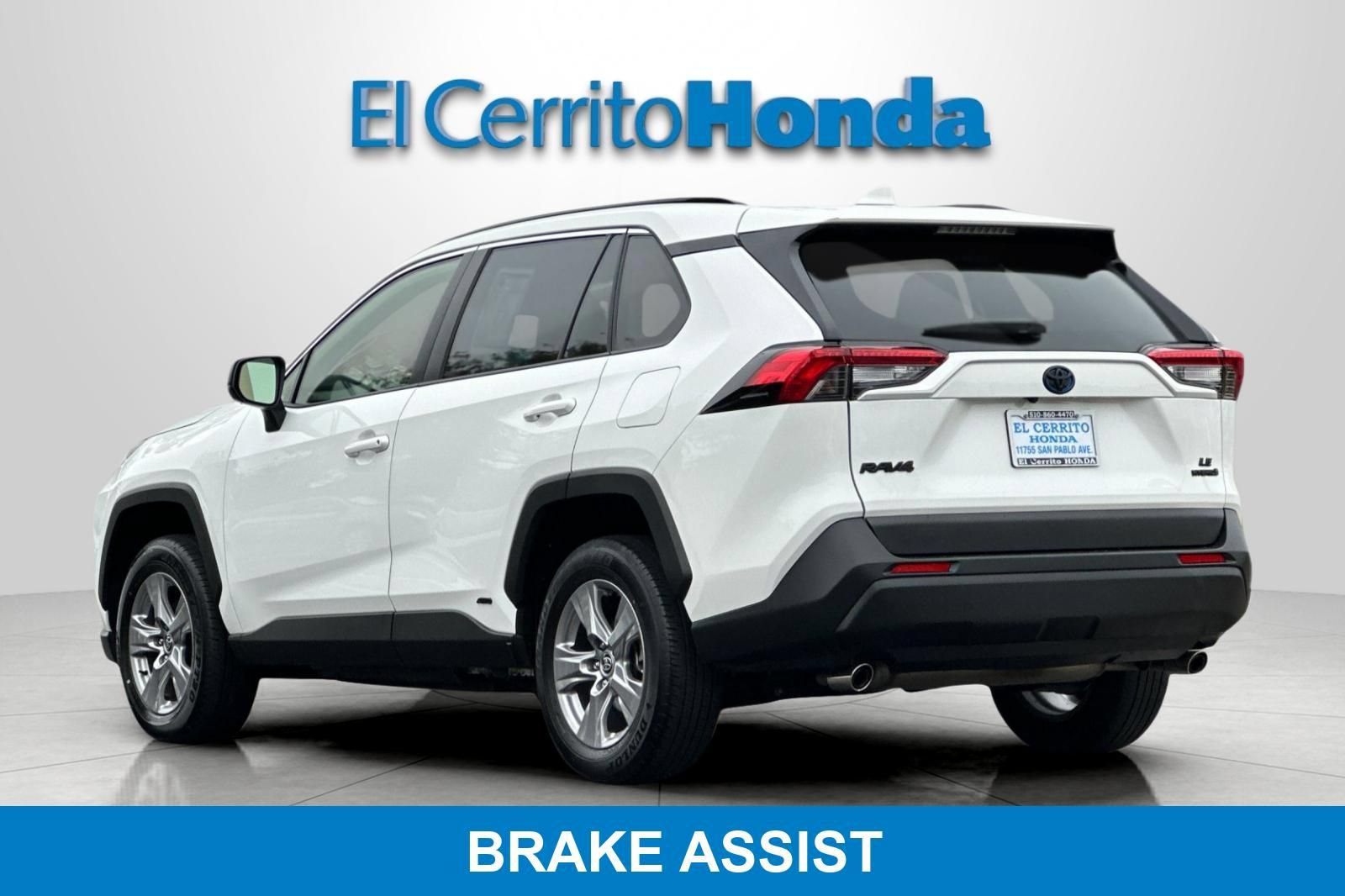 Used 2024 Toyota RAV4 LE AWD/4WD image 5