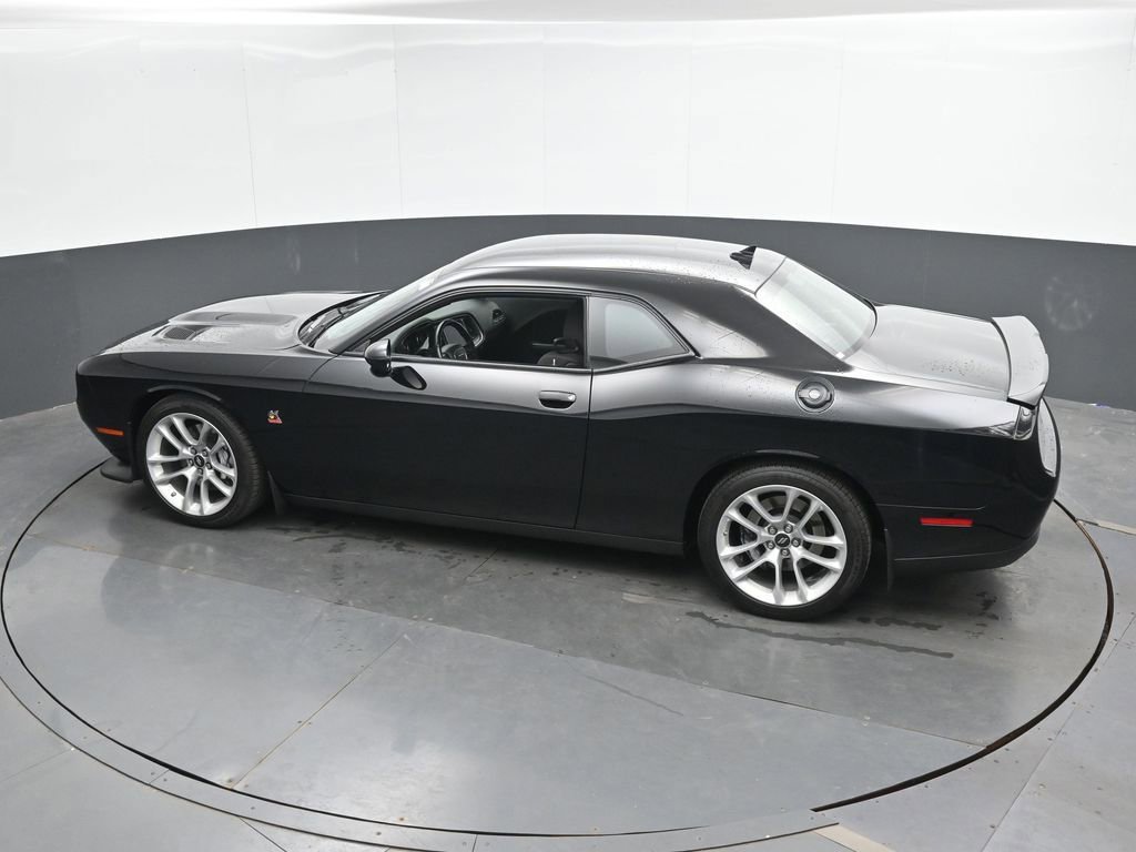 Used 2022 Dodge Challenger R/T Scat Pack RWD image 40