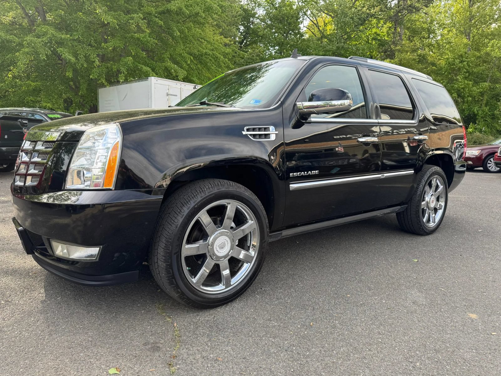 Used 2011 Cadillac Escalade Premium AWD/4WD image 3