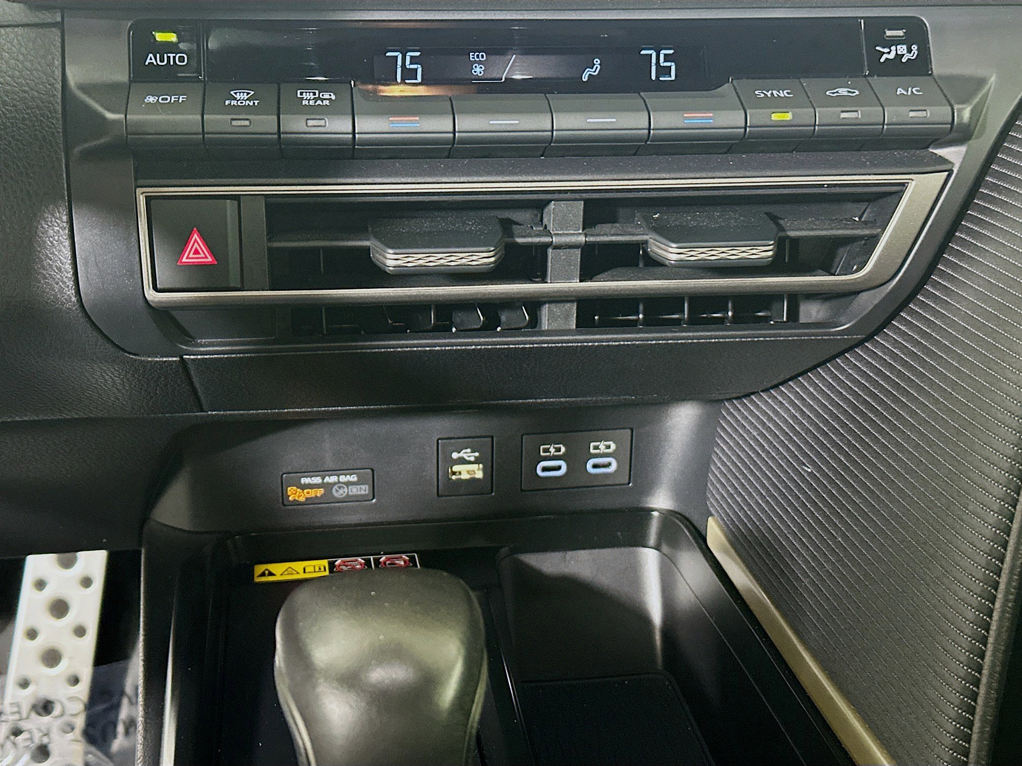 Used 2025 Toyota Camry SE FWD image 23