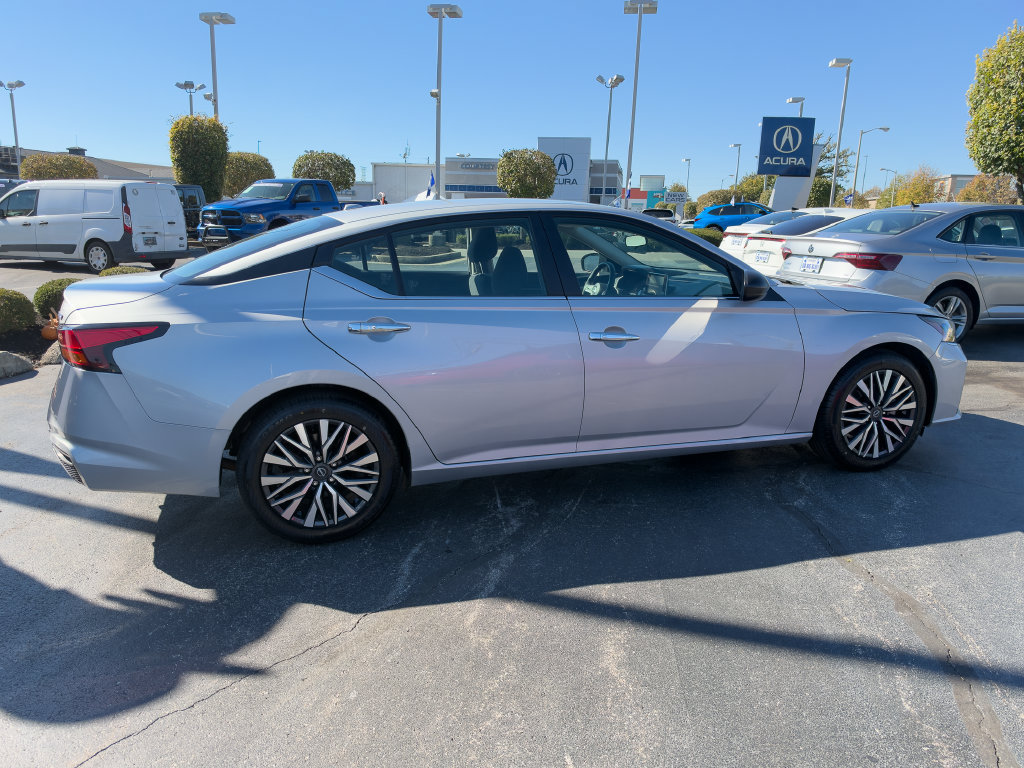 Used 2025 Nissan Altima 2.5 SV FWD image 4