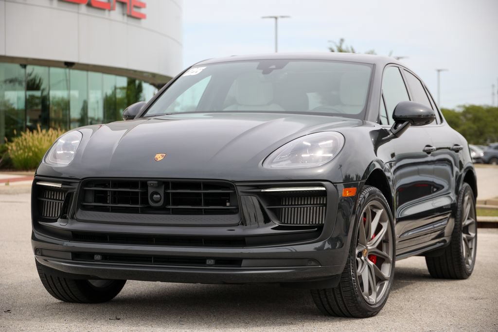 Certified 2025 Porsche Macan GTS AWD/4WD image 13