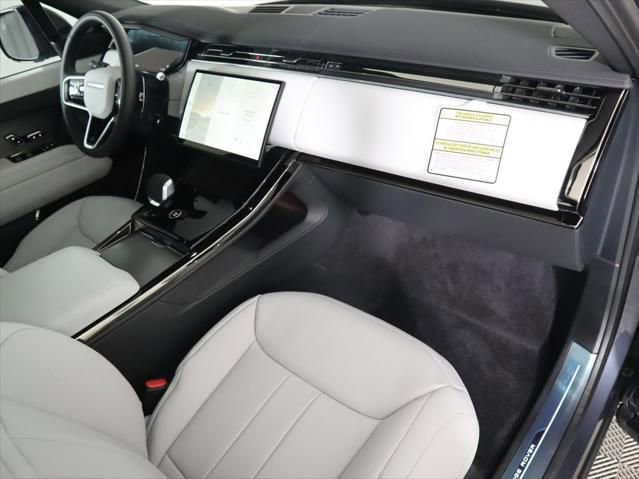 New 2026 Land Rover Range Rover Sport SE image 18
