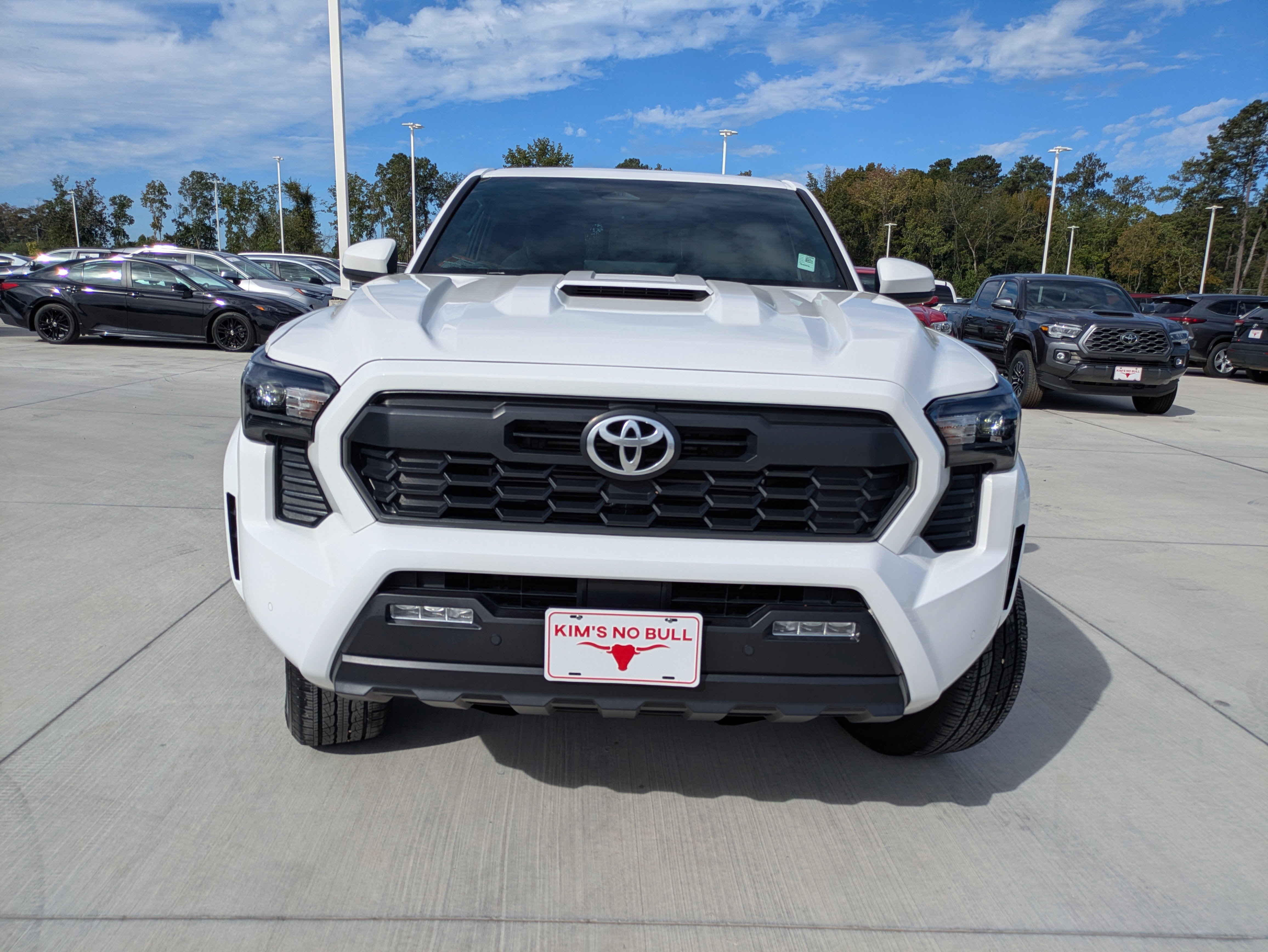 Used 2024 Toyota Tacoma TRD Sport w/ TRD Sport Upgrade Package image 2