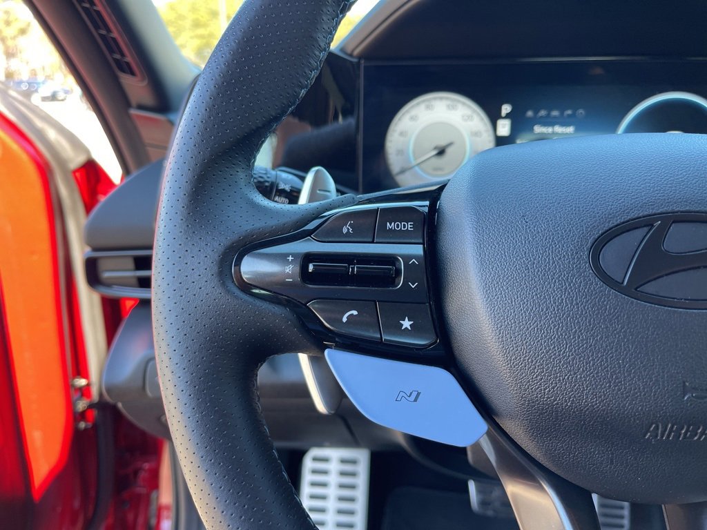 Certified 2025 Hyundai Elantra N image 17