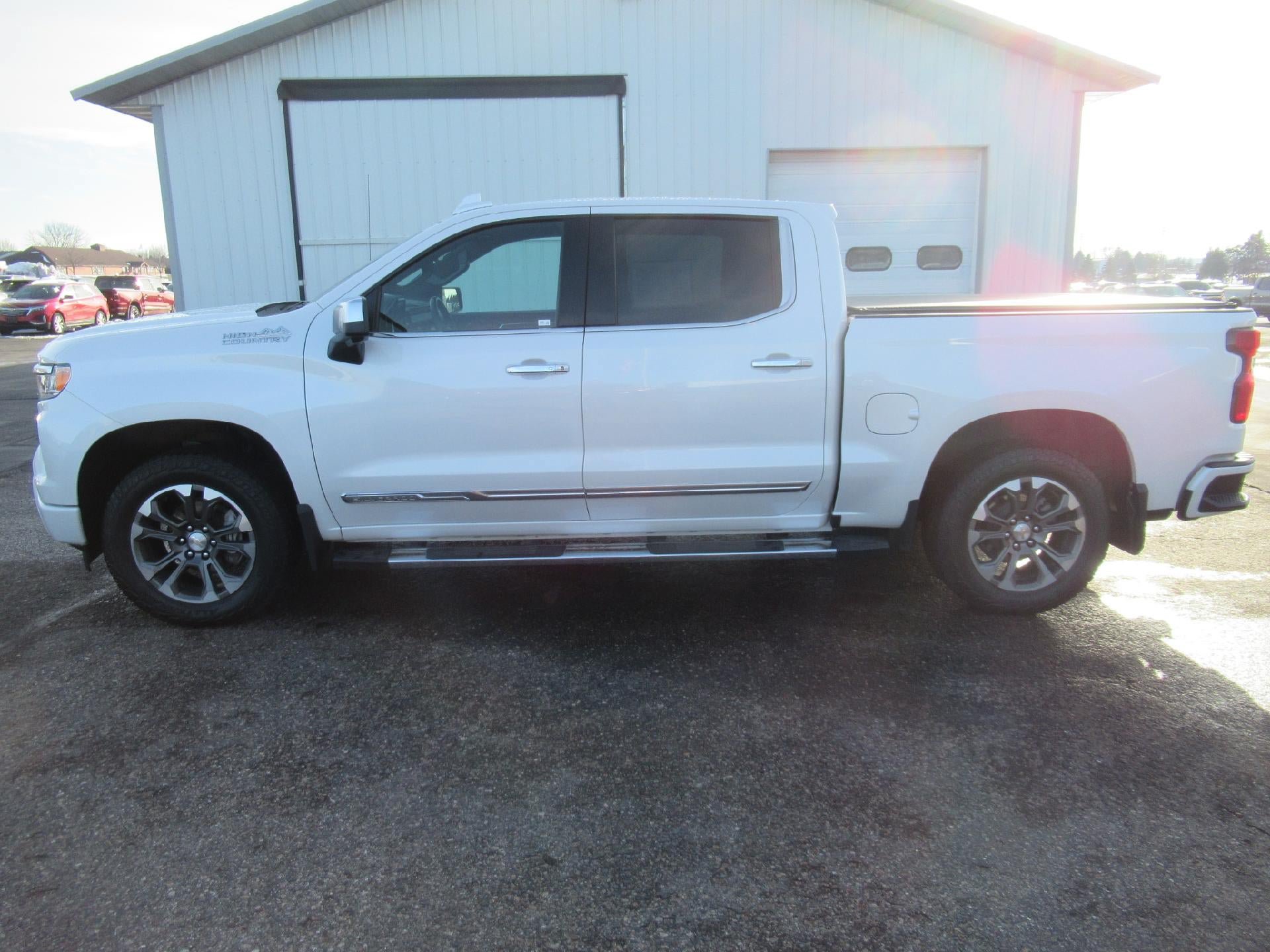 Used 2023 Chevrolet Silverado 1500 High Country w/ Technology Package AWD/4WD image 8
