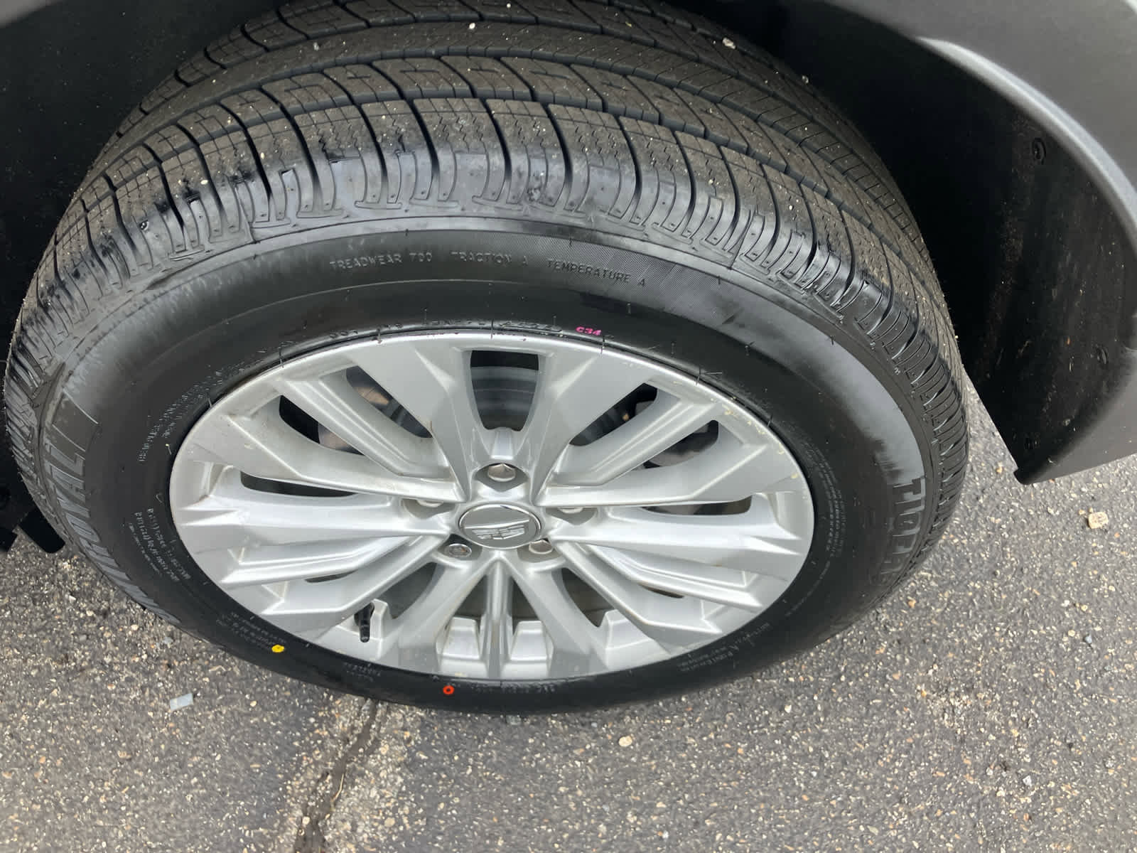 Used 2024 Cadillac XT4 Luxury w/ Cold Weather Package AWD/4WD image 10