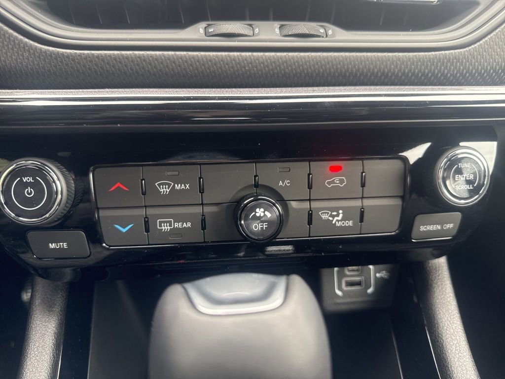 New 2026 Jeep Compass Latitude image 24