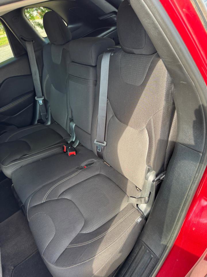 Used 2016 Jeep Cherokee Latitude w/ Safety/Convenience Group AWD/4WD image 13