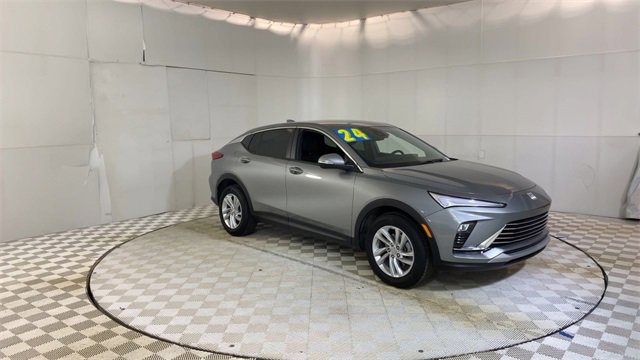 Used 2024 Buick Envista Preferred w/ Convenience I Package image 2