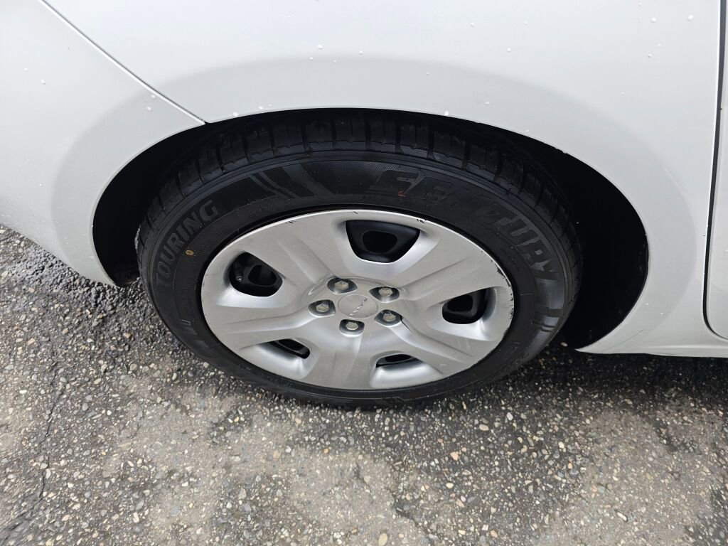 Used 2014 Dodge Dart SE image 9