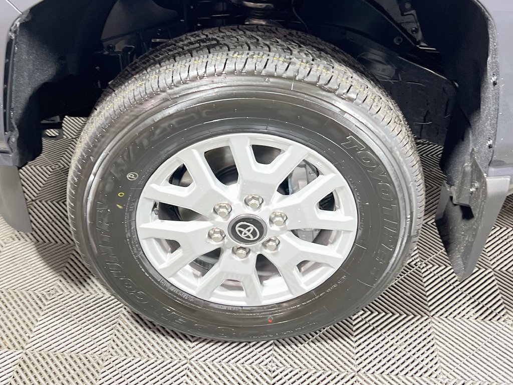 Certified 2026 Toyota Tacoma SR5 AWD/4WD image 23