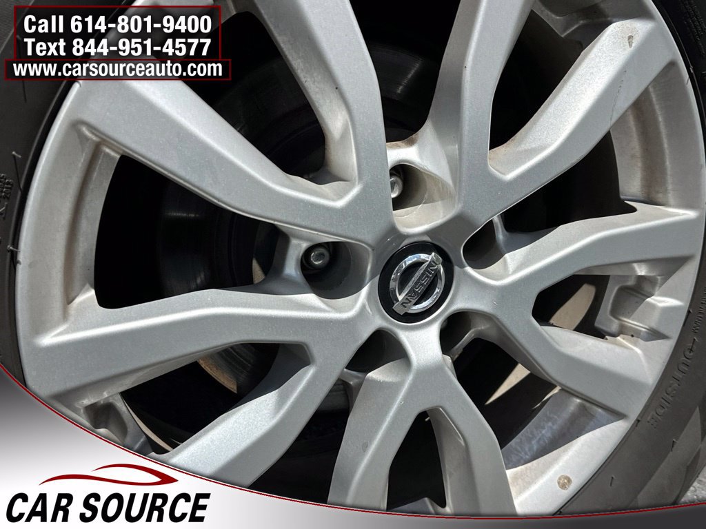 Used 2018 Nissan Rogue SV AWD/4WD image 20