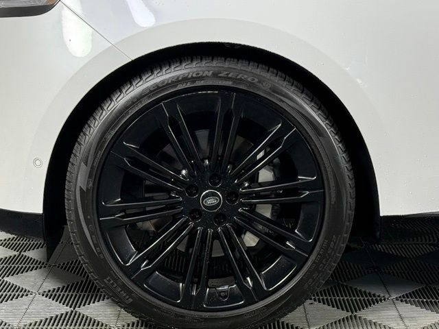 Used 2024 Land Rover Range Rover SE AWD/4WD image 13