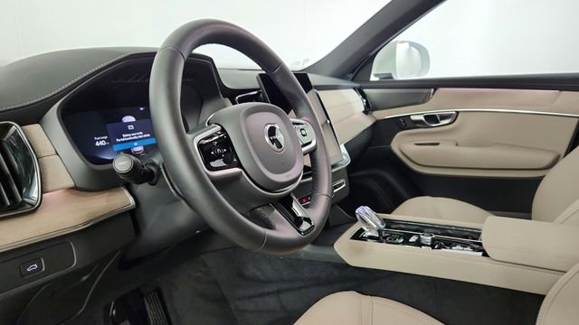Certified 2026 Volvo XC90 B6 Plus w/ Protection Package Premier AWD/4WD image 12