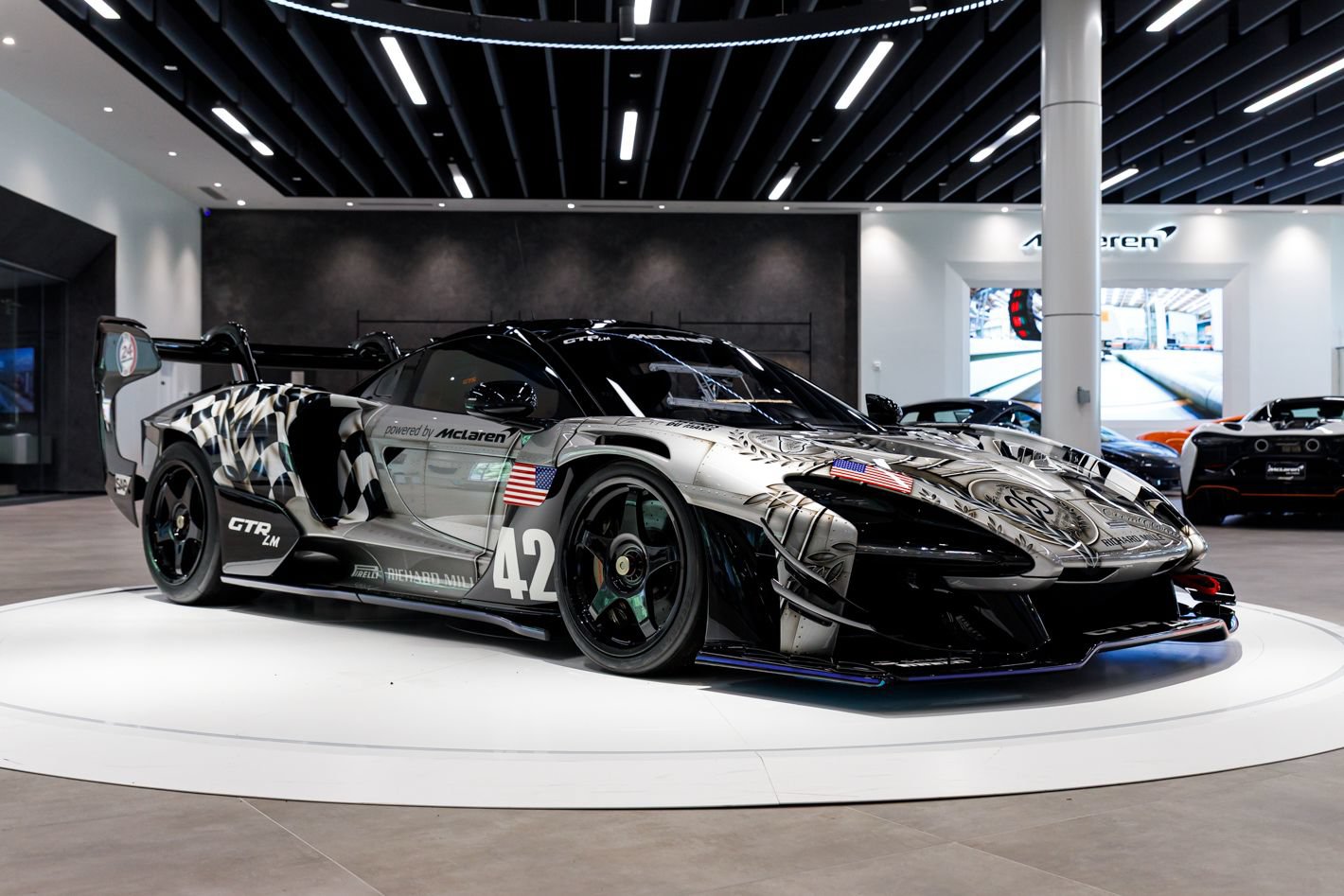 Used 2020 McLaren Senna RWD image 87