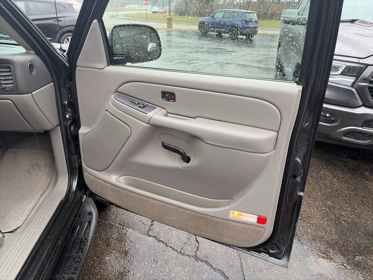 Used 2004 Chevrolet Tahoe LS image 18