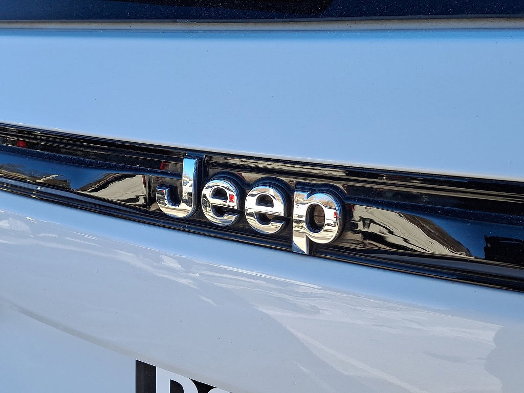 Certified 2023 Jeep Grand Cherokee Overland image 24