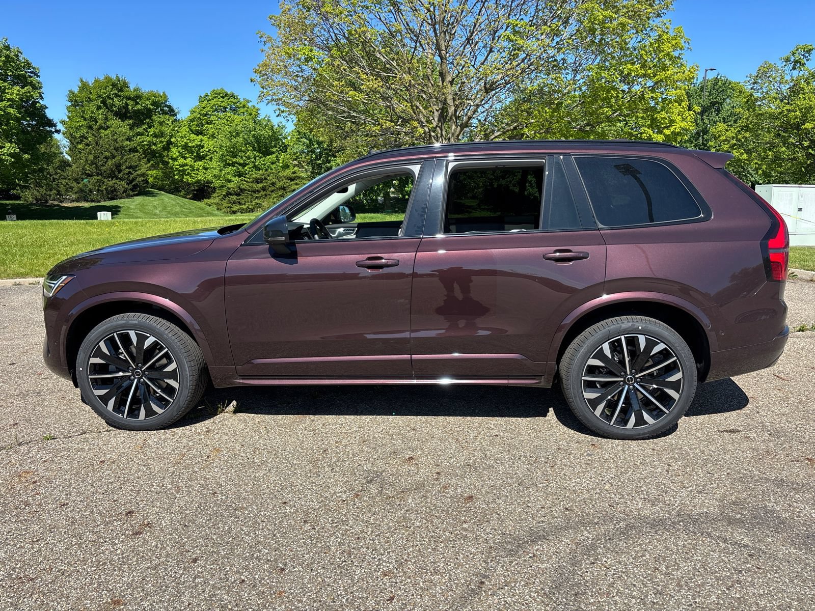 New 2026 Volvo XC90 B6 Ultra w/ Protection Package Premier AWD/4WD image 8