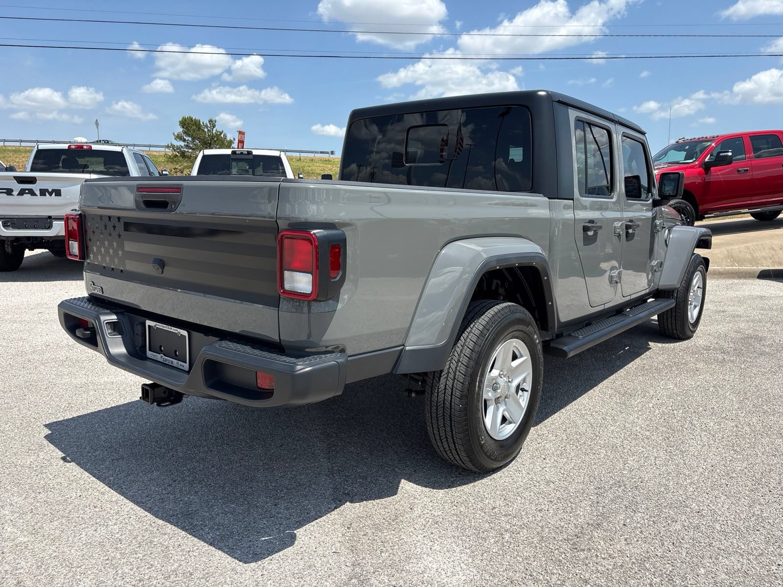 Used 2022 Jeep Gladiator Sport AWD/4WD image 6