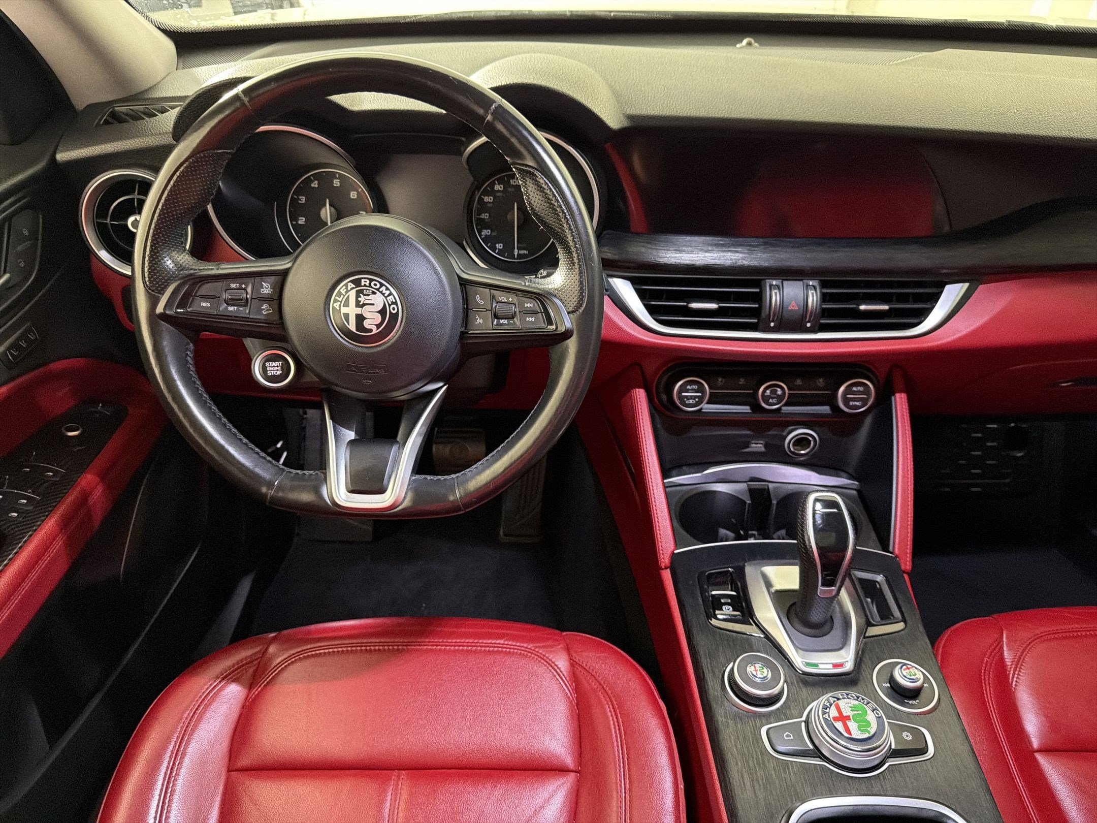 Used 2020 Alfa Romeo Stelvio w/ Nero Edizione RWD image 28