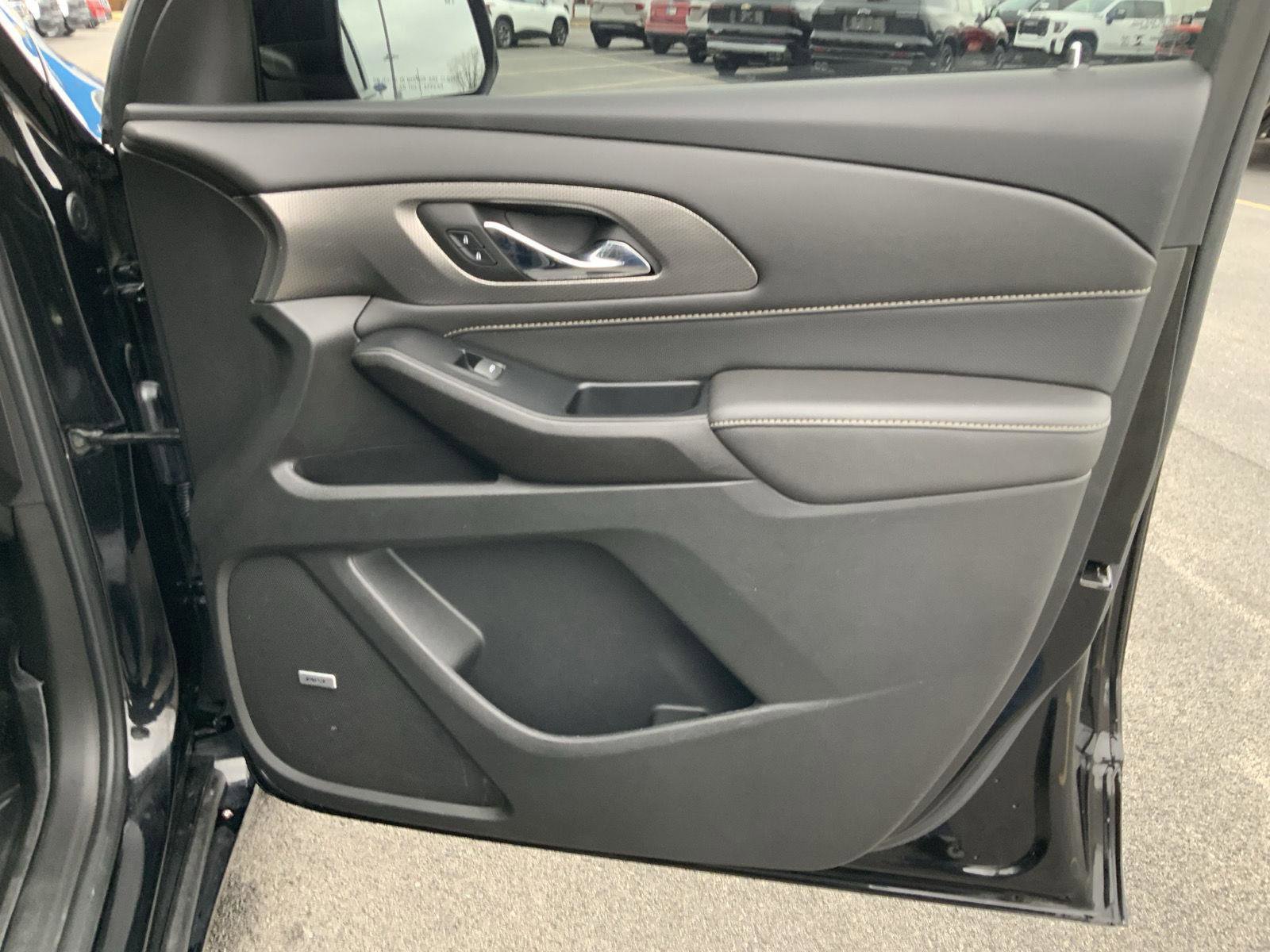 Used 2023 Chevrolet Traverse Premier w/ Redline Edition image 67