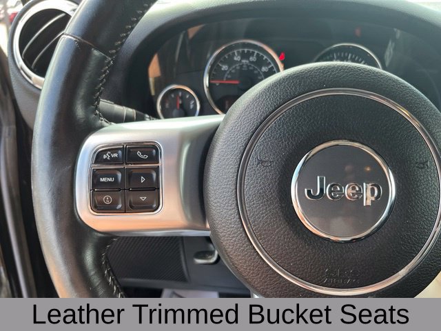 Used 2015 Jeep Wrangler Unlimited Rubicon AWD/4WD image 28