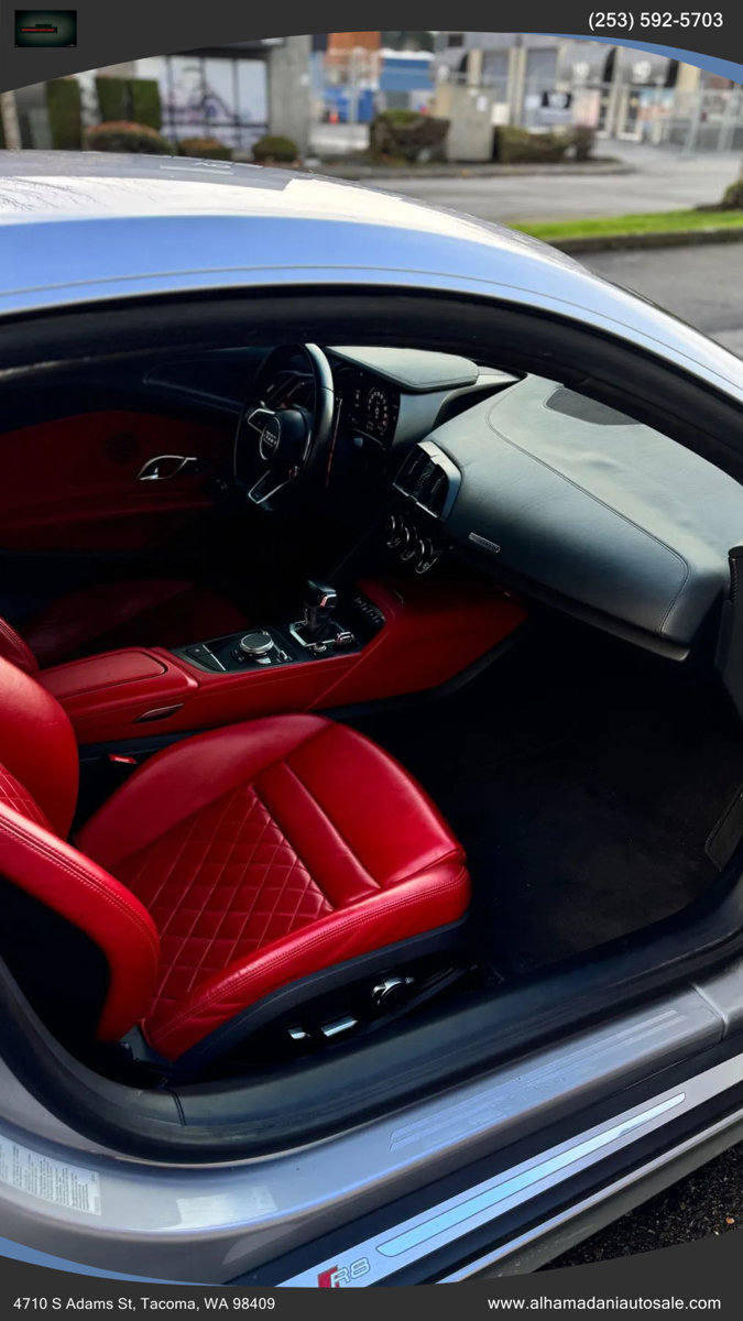 Used 2017 Audi R8 V10 w/ Carbon Exterior Package image 14