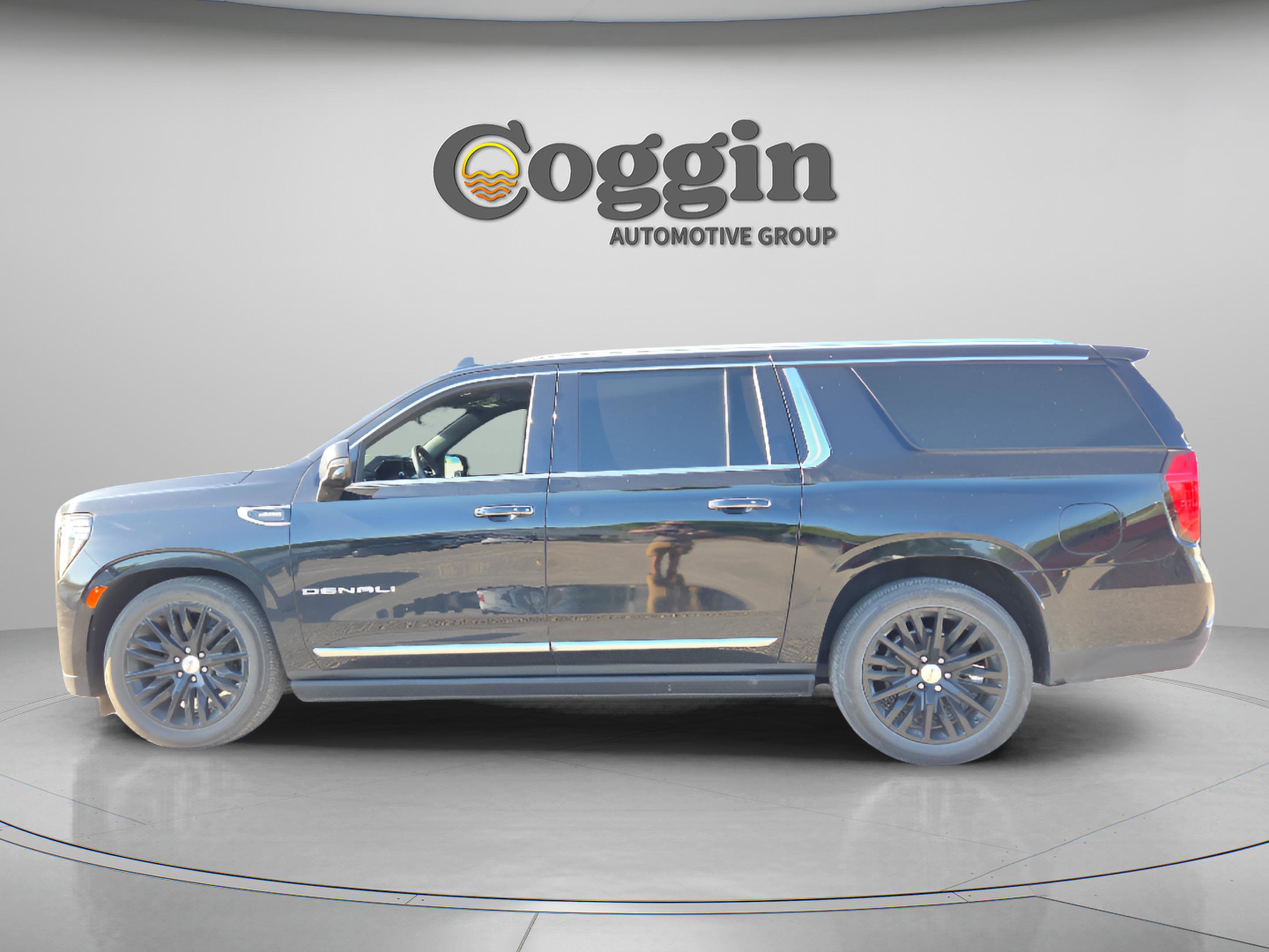 Used 2023 GMC Yukon XL Denali w/ Denali Reserve Package image 2