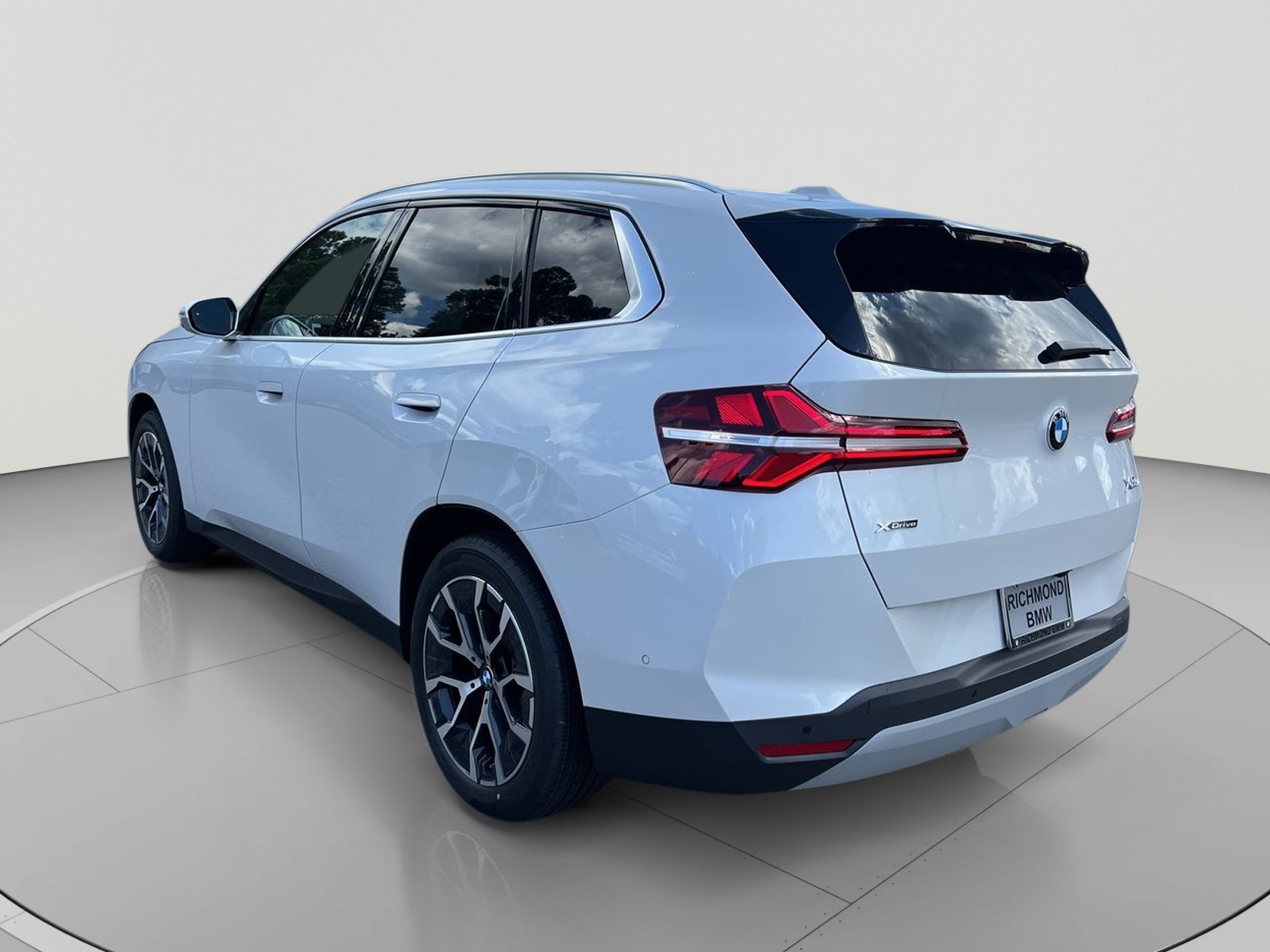 New 2026 BMW X3 xDrive30i w/ Premium Package AWD/4WD image 3