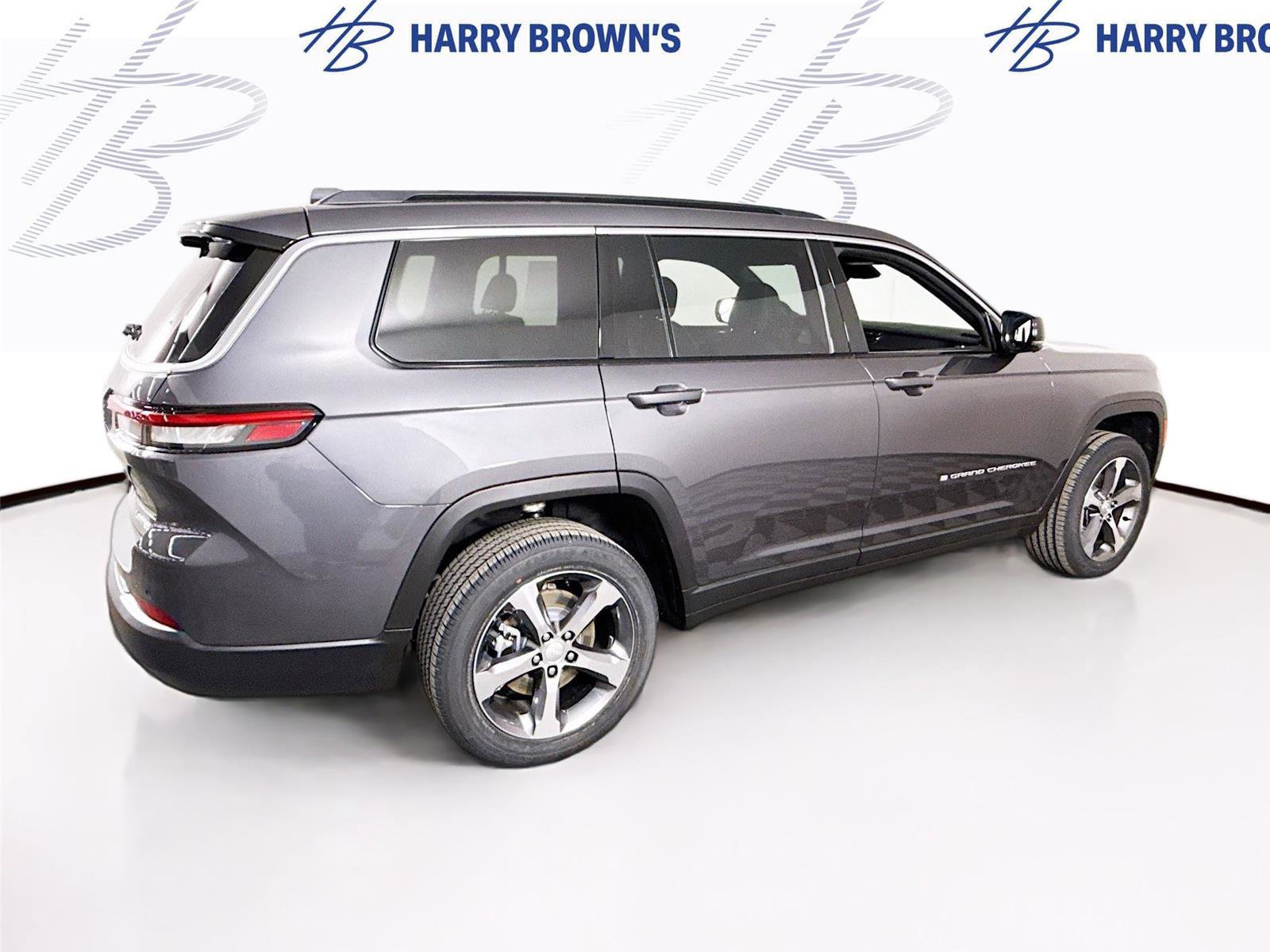 New 2026 Jeep Grand Cherokee L Limited w/ Luxury Tech Group II image 35